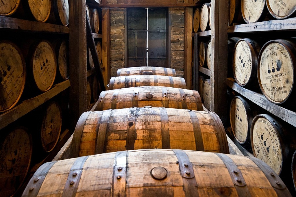 distillery-barrels-591602_1280